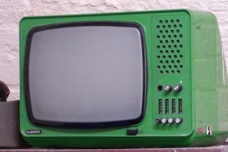 groene antieke tv